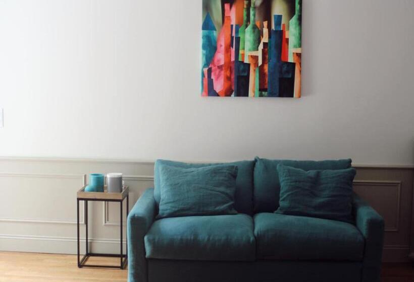 شقة غرفة واحدة, Manoir De Villamont