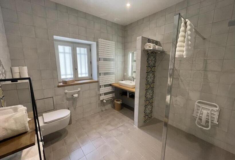 شقة غرفة واحدة, Manoir De Villamont