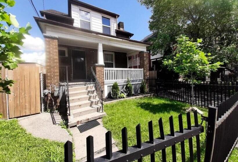 בית, 3 חדרי שינה, Doucet Guesthouse