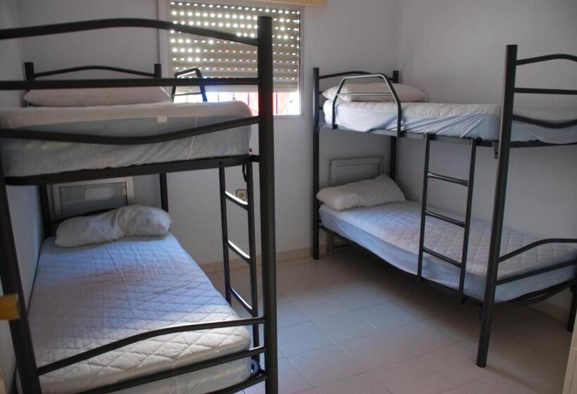 מיטה בחדר משותף, Albergue De San Jose