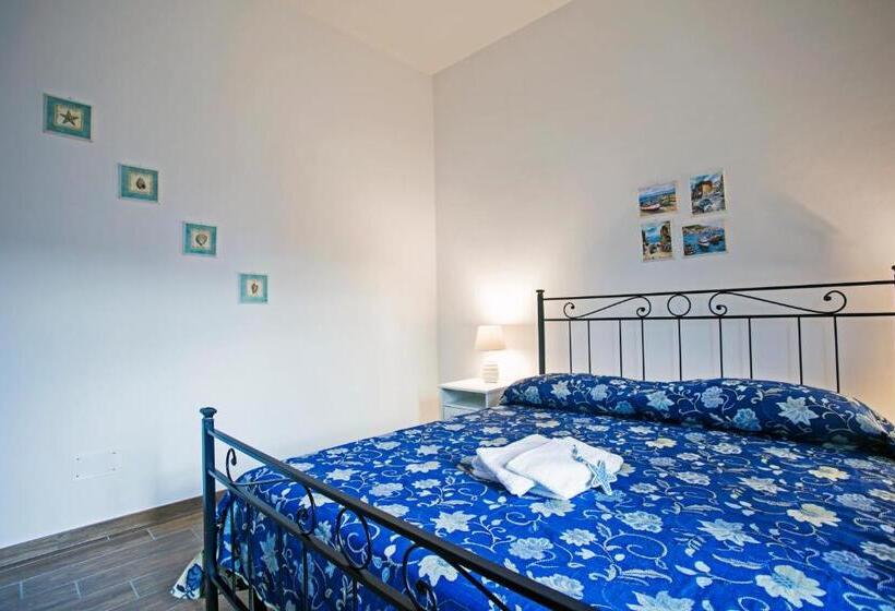 Трехместный Номер Стандарт с Балконом, B&b Al Blu
