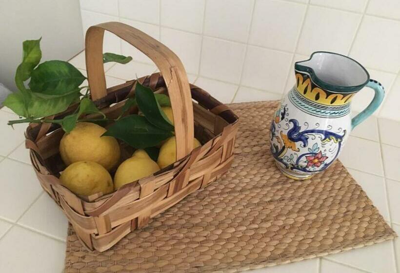 סטודיו משפחתי, Da Zio Totò