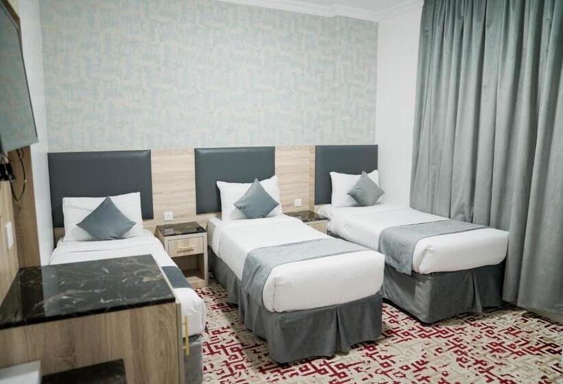 标准三人间, Hayah Salam Silver