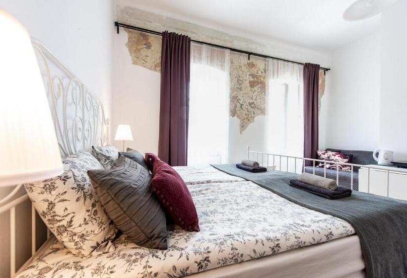 اتاق استاندارد, Sobe Poldka