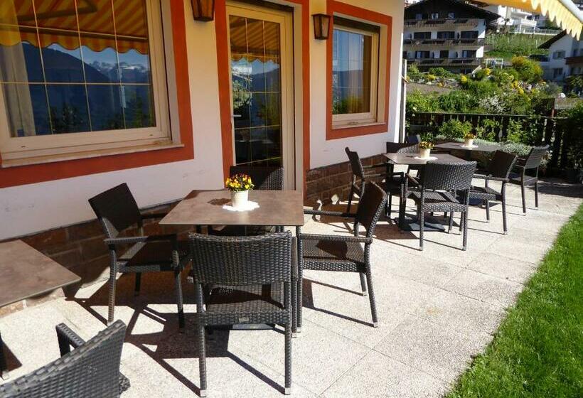 غرفة قياسية مزوَّدة بشُرفة, Garni Nunnemairhof