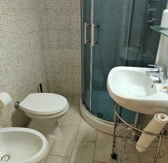 침실 2개 주택, Blue Room