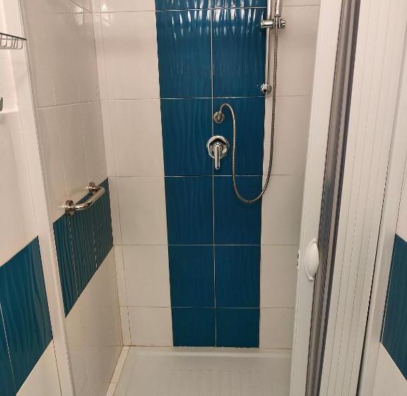 스탠다드 룸, Blue Room