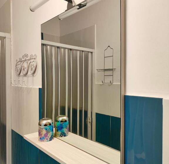 스탠다드 룸, Blue Room