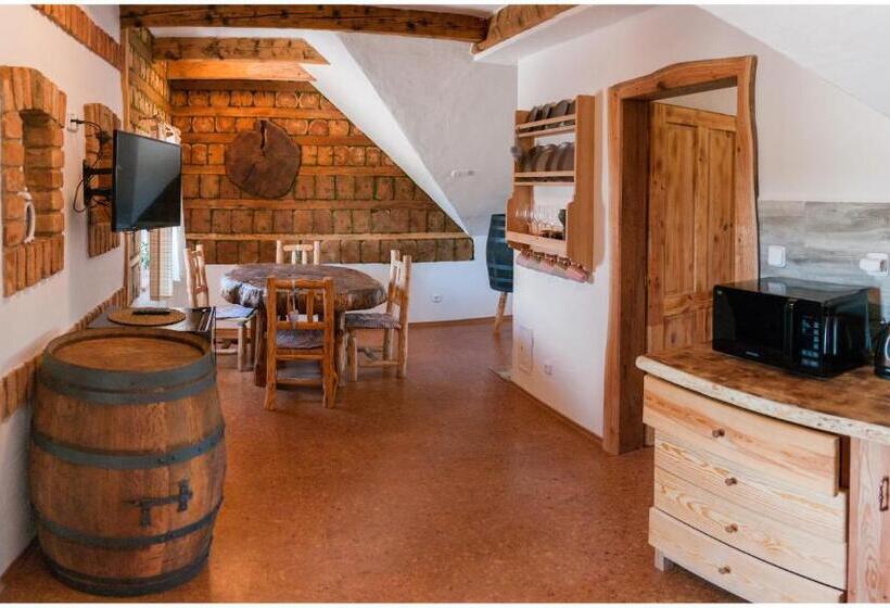 Апартаменты 2 Спальни, Osada Havranů