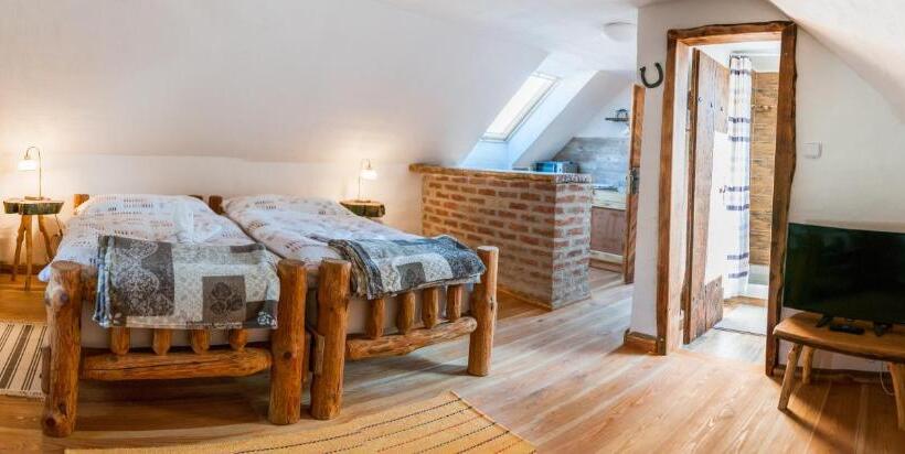 Апартаменты 1 Спальня с Балконом, Osada Havranů