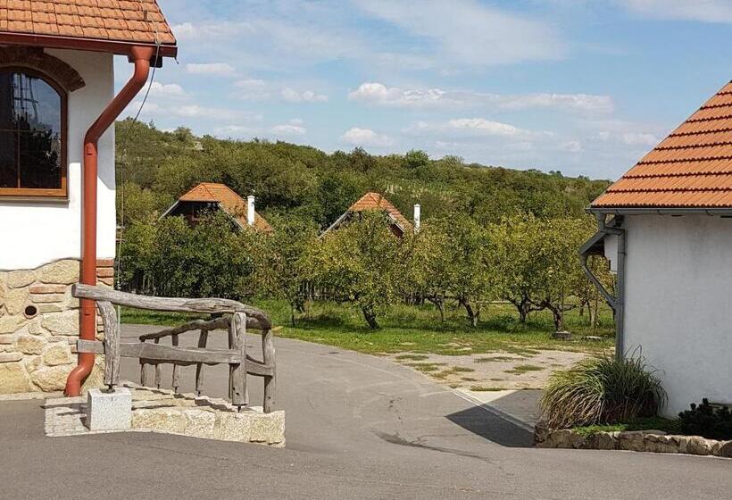 Апартаменты 1 Спальня с Балконом, Osada Havranů