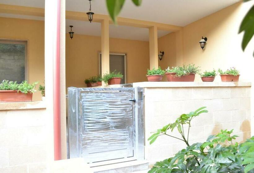 Quarto Deluxe, Il Cantastorie Salentino