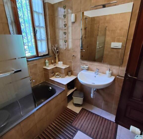 キングサイズベッドのスタンダードルーム, L Uliveto D Argento