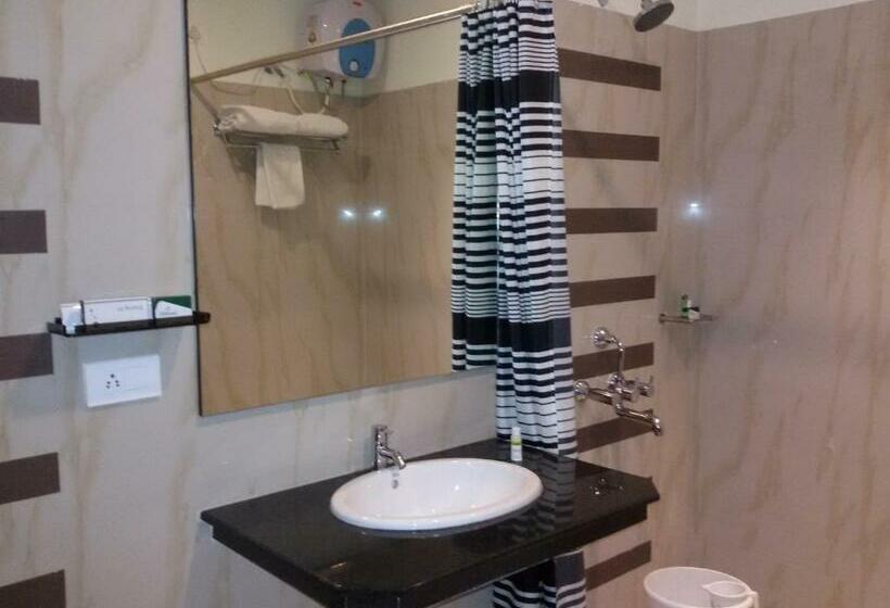 غرفة ديلوكس, Somisetty Landmark