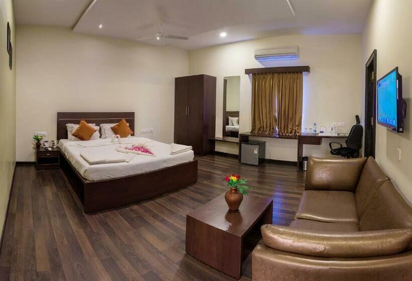 جناح جونيور مزوَّد بشرفة, Somisetty Landmark