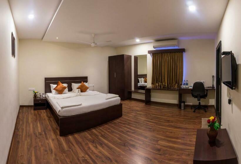 جناح جونيور مزوَّد بشرفة, Somisetty Landmark