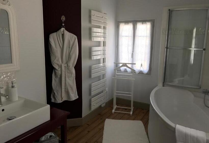 غرفة ديلوكس ذات إطلالة جانبية على البحر, Maison L épicurienne