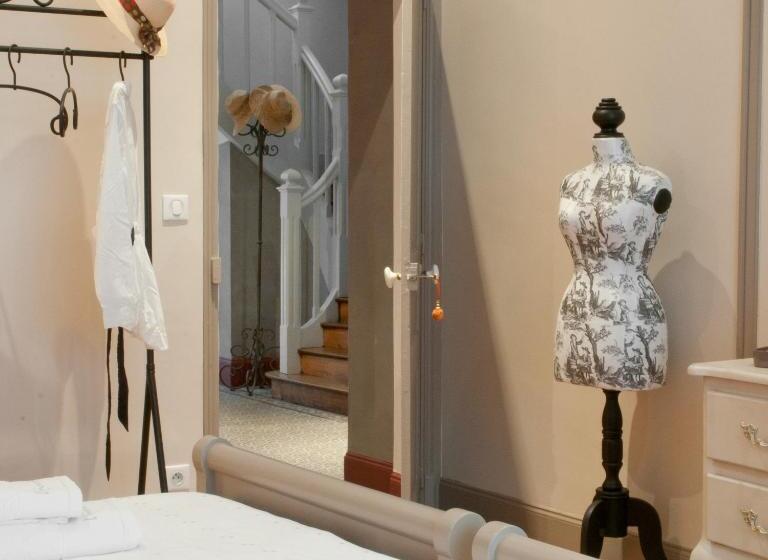 غرفة قياسية إطلالة جانبية علي البحر, Maison L épicurienne