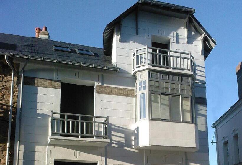 غرفة قياسية مزوَّدة بشُرفة إطلالة جانبية علي البحر, Maison L épicurienne