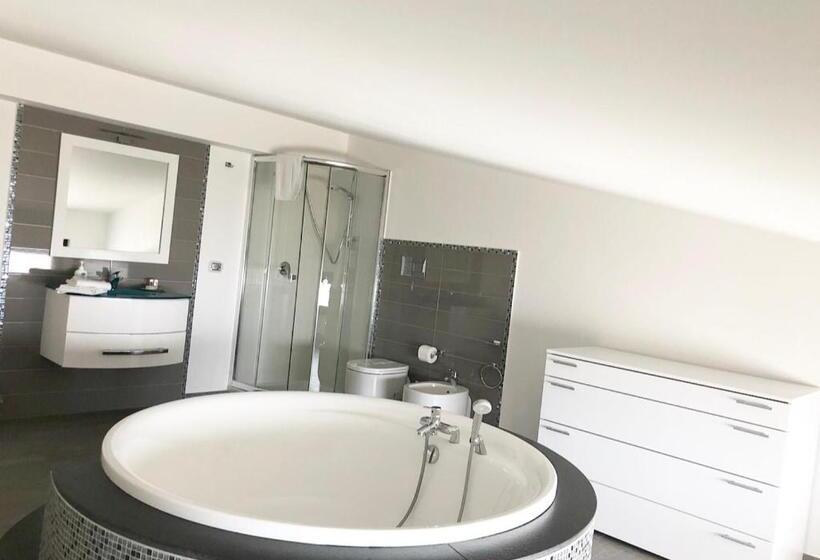 Трехместный Номер Deluxe, Pietra Bianca B&b