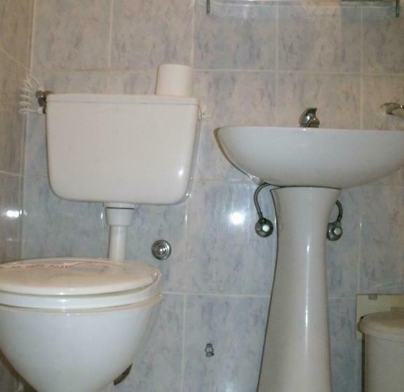 اتاق استاندارد سه نفره, Garni Hotel Pbg