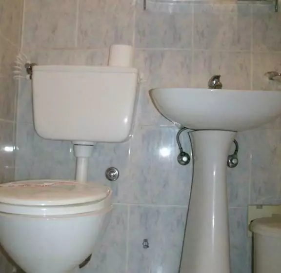 اتاق استاندارد سه نفره, Garni Hotel Pbg