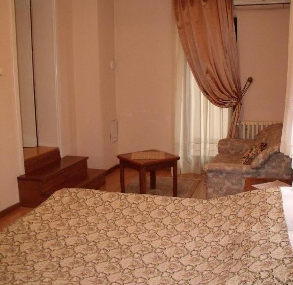 سوئیت با بالکن, Garni Hotel Pbg