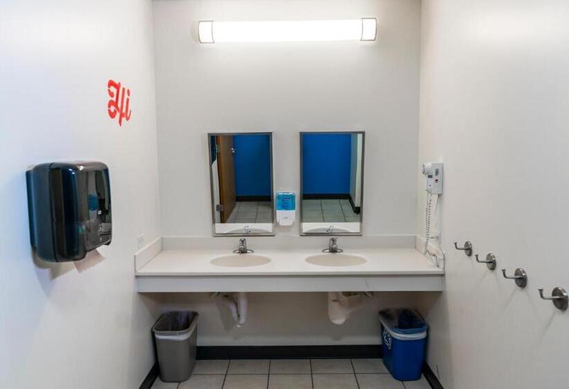 اتاق استاندارد, Hi Chicago Hostel