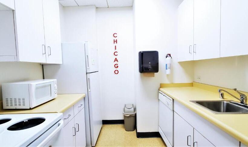 سوئیت 2 خوابه, Hi Chicago Hostel