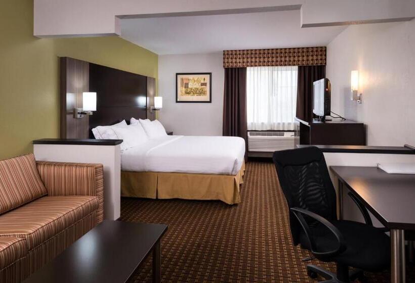 Люкс Executive Кровать Кинг, Holiday Inn Express Hotel & Suites Bucyrus, An Ihg