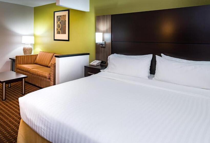 Люкс Executive Кровать Кинг, Holiday Inn Express Hotel & Suites Bucyrus, An Ihg