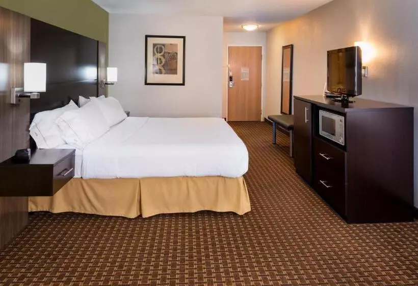 キングサイズベッドのスタンダードルーム, Holiday Inn Express Hotel & Suites Bucyrus, An Ihg