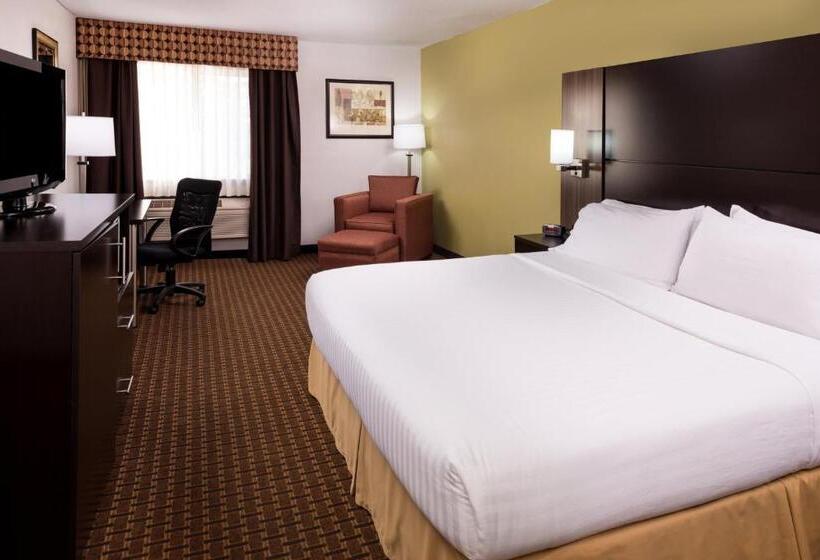 Номер Стандарт Кровать Кинг Адаптированный для Инвалидов, Holiday Inn Express Hotel & Suites Bucyrus, An Ihg
