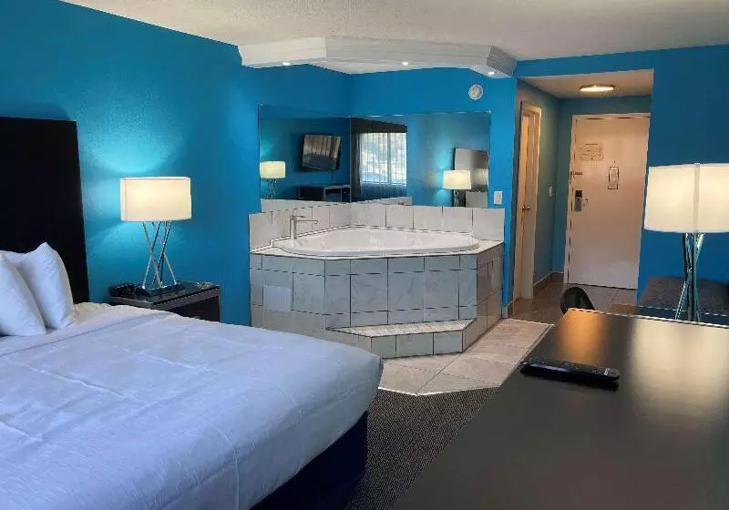 キングサイズベッドのスタンダードルーム, Best Western Plus Reading Inn & Suites