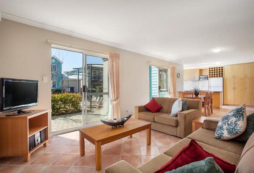 דירת שלושה חדרים, C Mandurah Apartment Resort