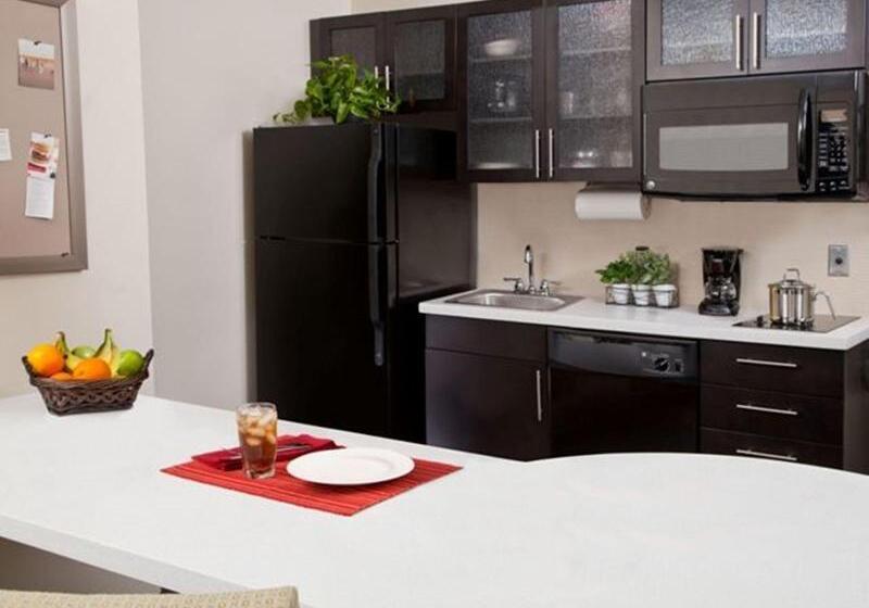 带大床的标准工作室, Candlewood Suites Sayre, An Ihg