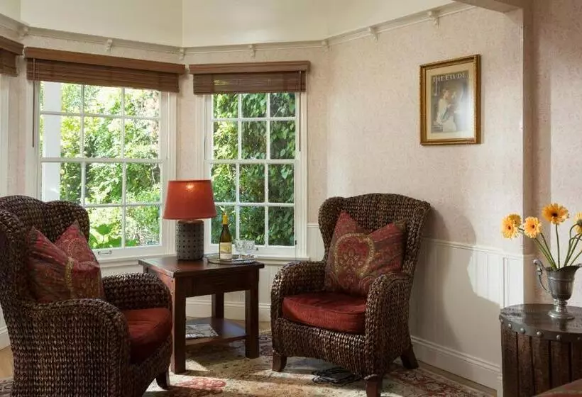 クイーンサイズベッドのスタンダードルーム, Cheshire Cat Inn & Cottages