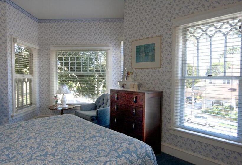 Номер Стандарт, Cheshire Cat Inn & Cottages