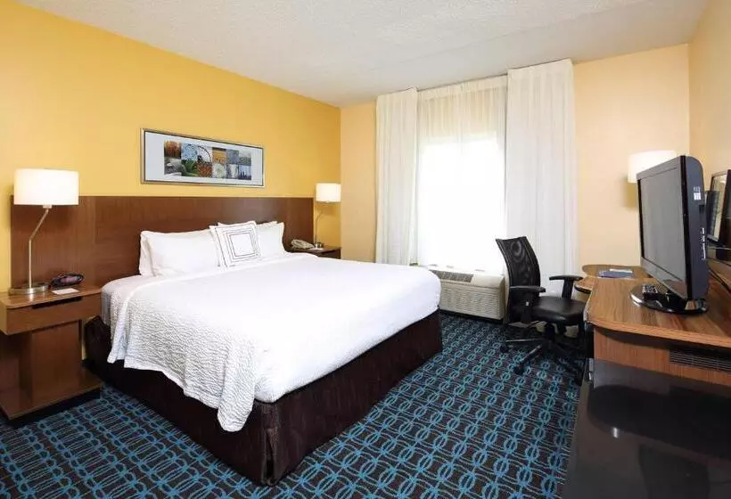 身障者適用キングサイズベッドルーム, Fairfield Inn & Suites By Marriott Newark Liberty International Airport