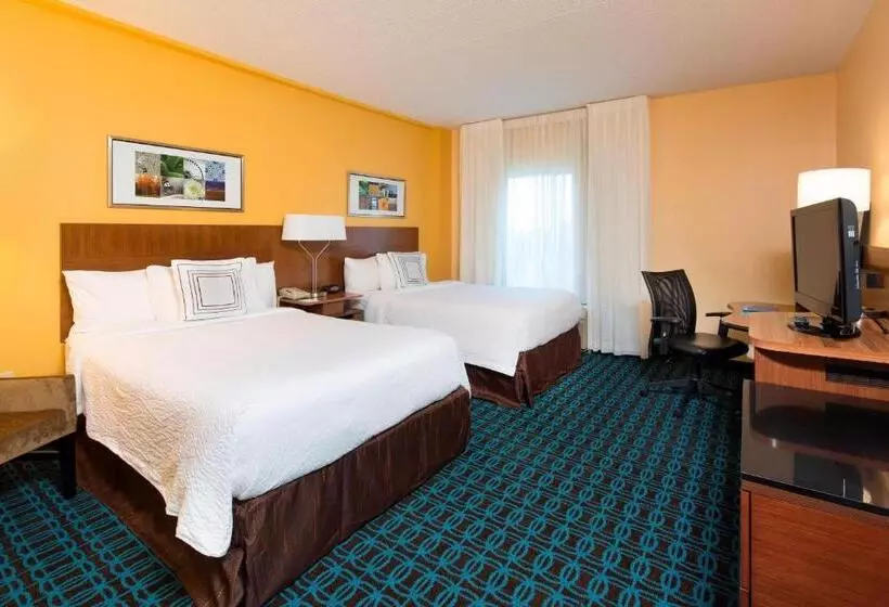 ２ダブルベッドのスタンダードルーム, Fairfield Inn & Suites By Marriott Newark Liberty International Airport