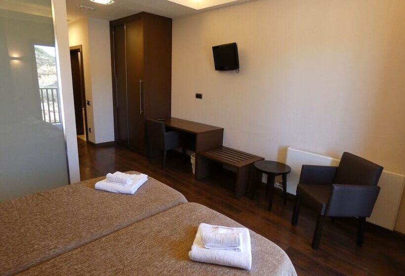 חדר סטנדרט, Fuente Del Miro