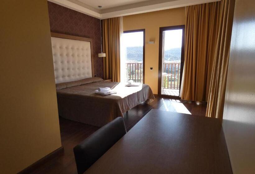 חדר סופריור, Fuente Del Miro