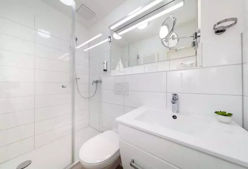 バルコニー付き１ベッドルームアパートメント, Hofhotel Krähenberg