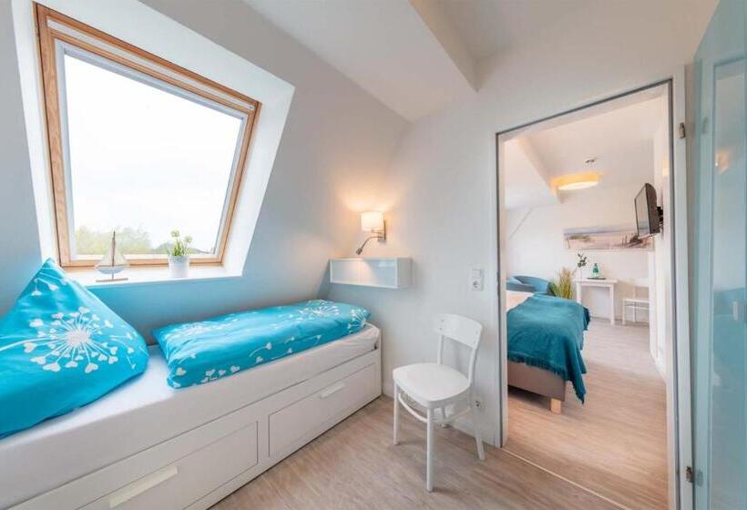 דירה בת חדר שינה 1 עם מרפסת, Hofhotel Krähenberg