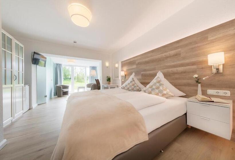 סוויטת ג'וניור נוף לגינה, Hofhotel Krähenberg