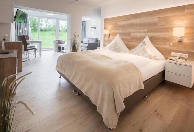 סוויטת ג'וניור נוף לגינה, Hofhotel Krähenberg