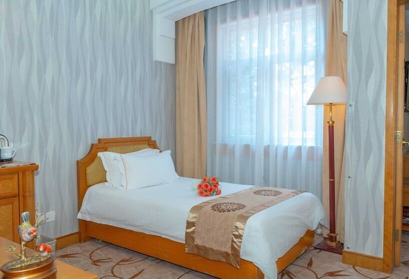 סוויטה משפחתית, Marine Garden