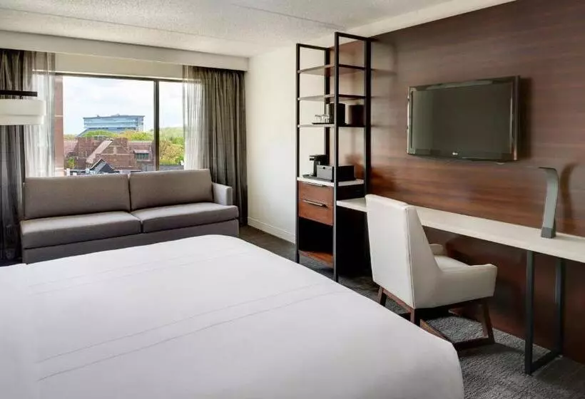 キングサイズベッドのスタンダードルーム, Marriott East Lansing At University Place