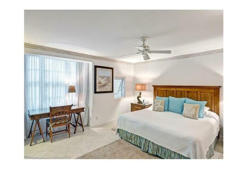 آپارتمان 1 خوابه با چشمانداز, Port St. Charles