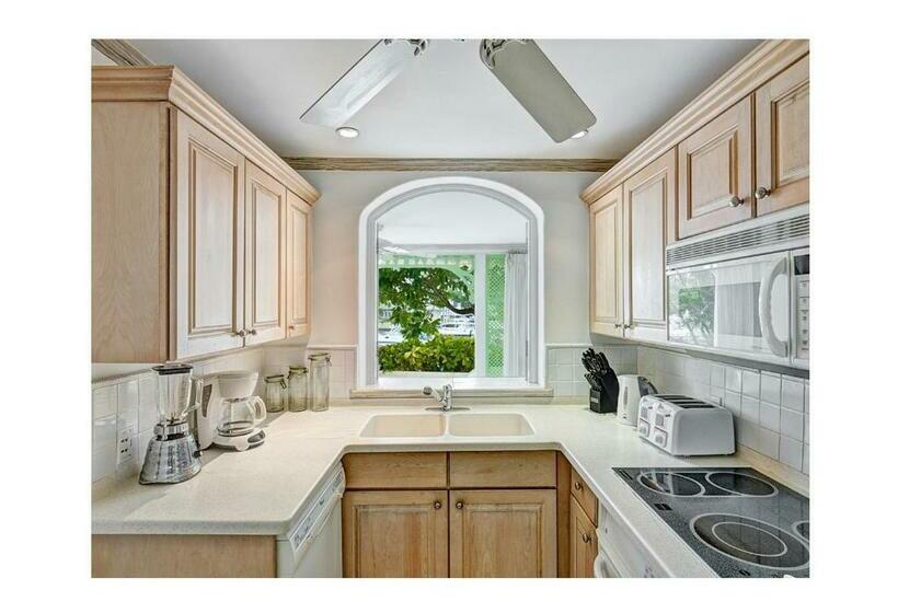 آپارتمان 1 خوابه با چشمانداز, Port St. Charles